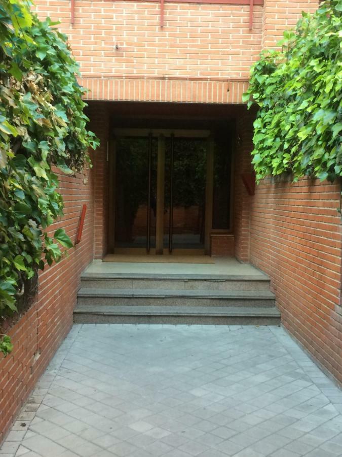 شقة Vivienda Familiar Con Jardin Junto A Ifema مدريد المظهر الخارجي الصورة